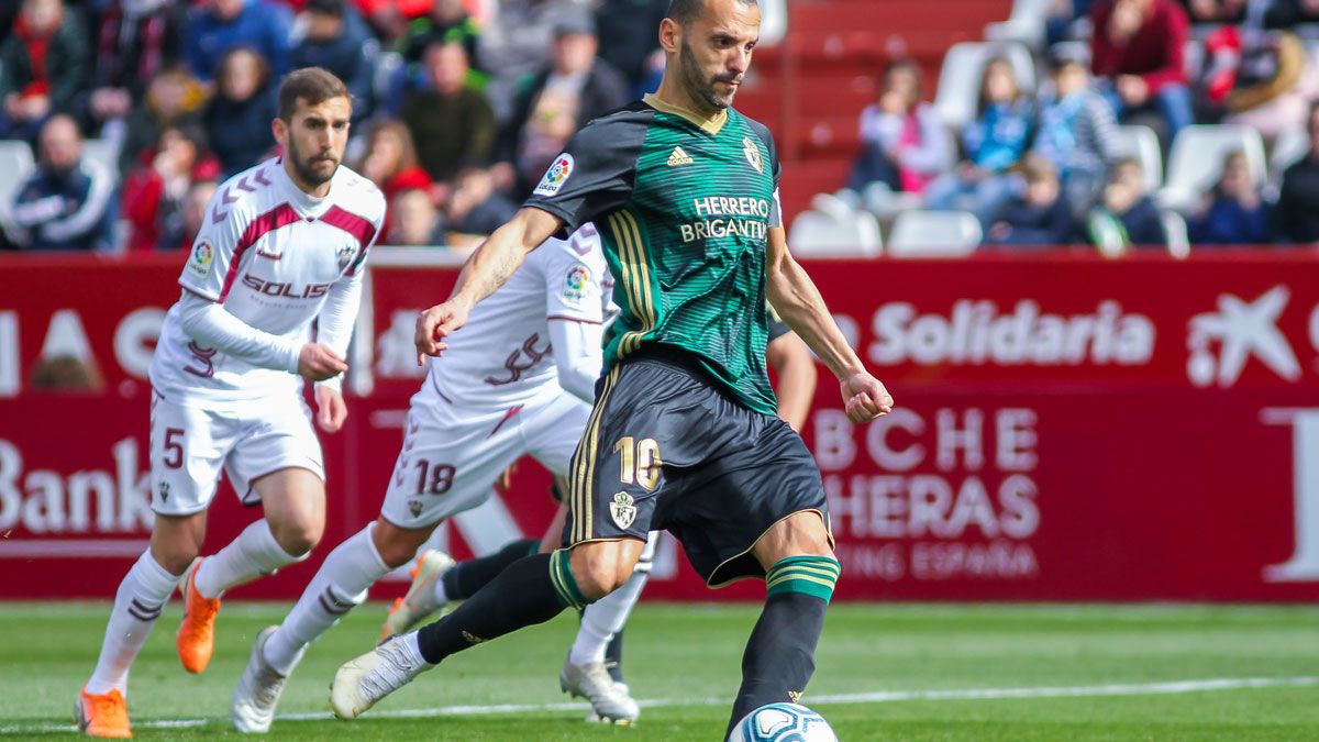 Yuri lanza su penalti en Albacete. | IRINA RH