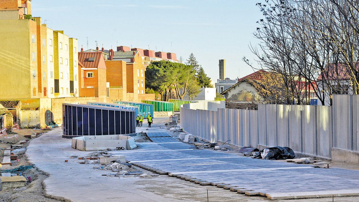 El entorno de la estación de tren sigue cambiando de imagen. | MAURICIO PEÑA