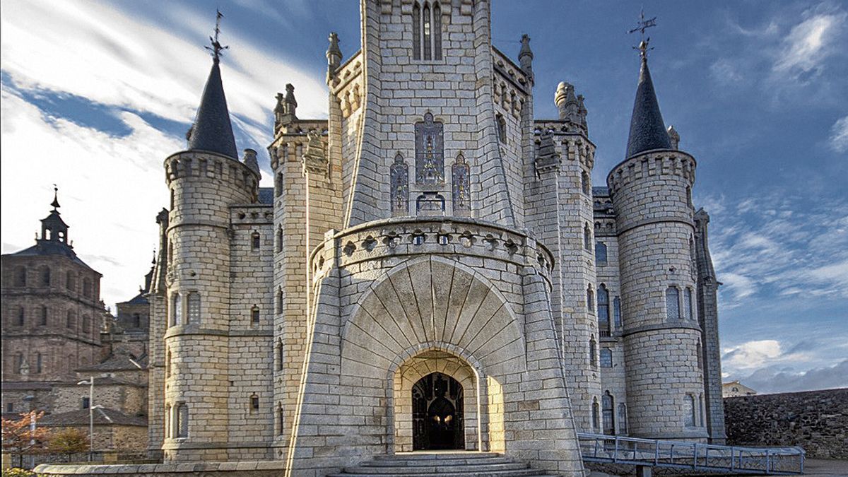 Palacio Episcopal de Astorga (las obras se reanudaron y se inaugura en 1913). | L.N.C.