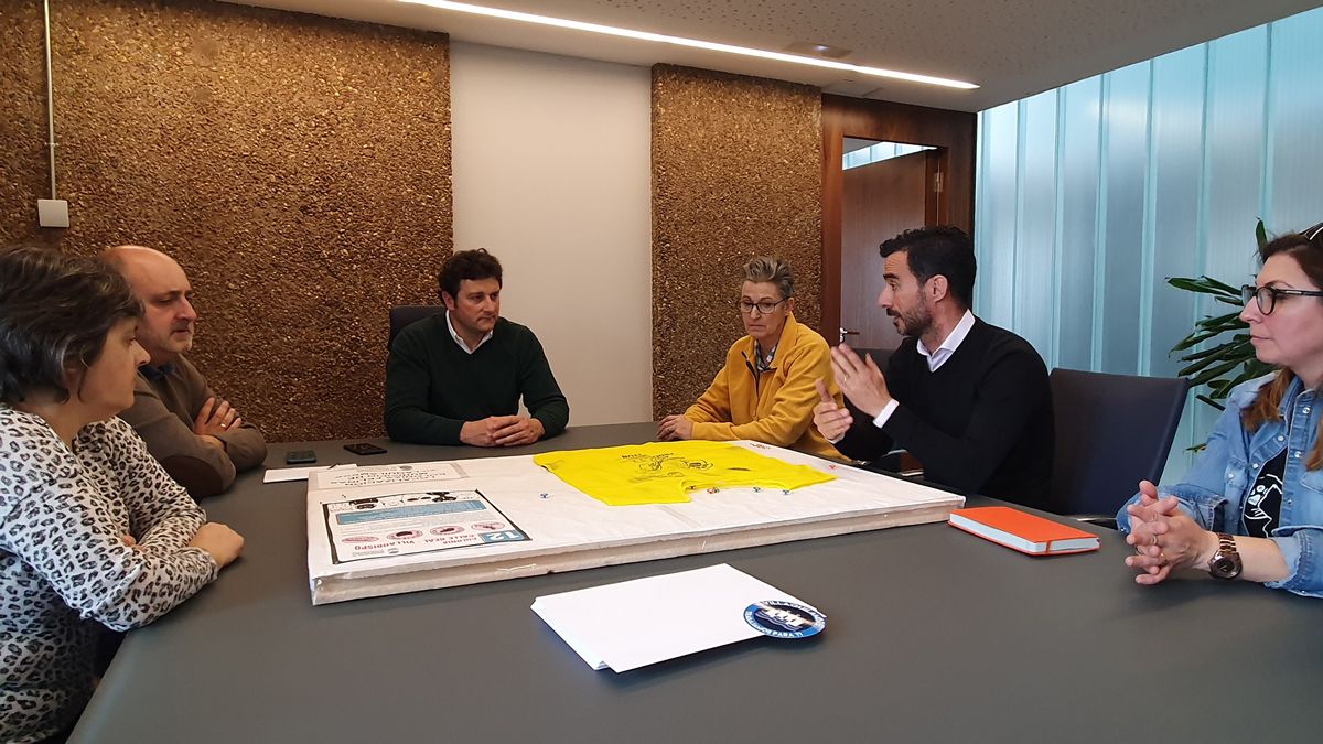 Reunión en el Ayuntamiento con los responsables de Argos León. | L.N.C. Reunión en el Ayuntamiento con los responsables de Argos León. | L.N.C.
