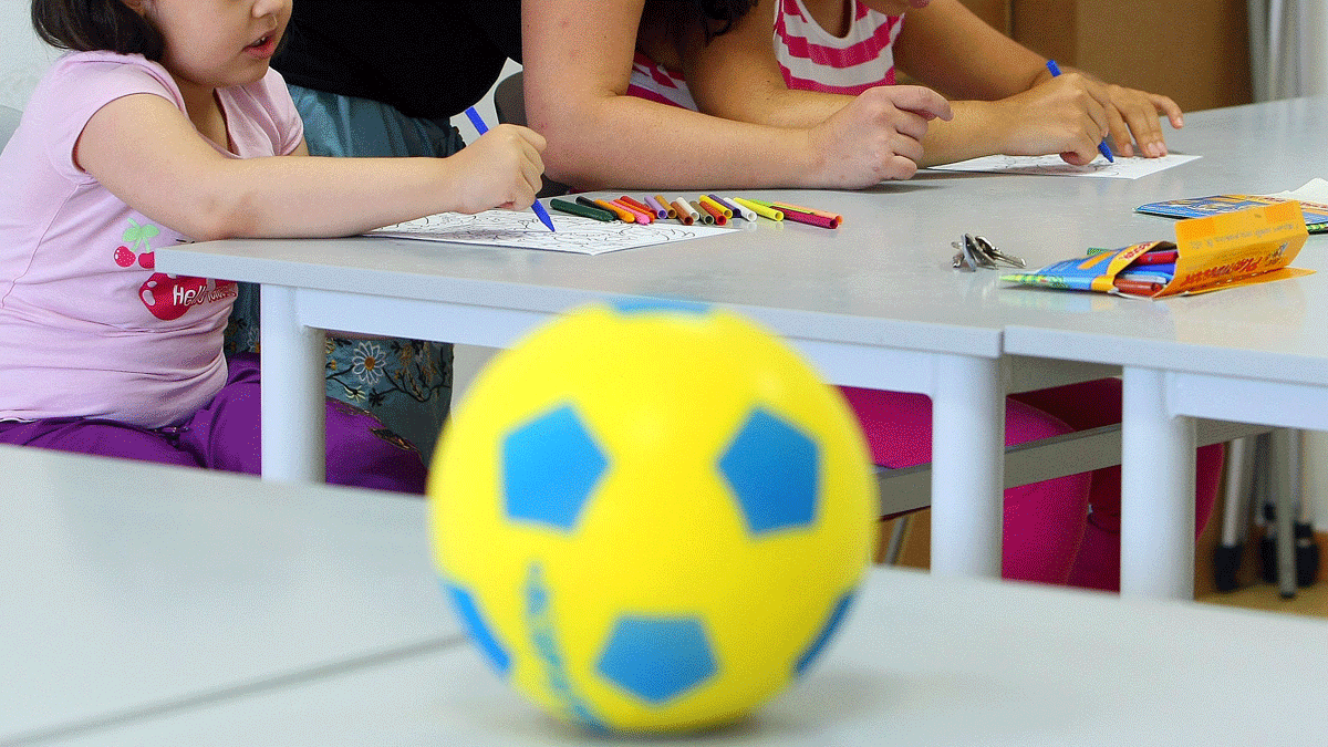 Imagen de archivo de un taller de trabajo con niñas con Trastornos del espectro Autista desarrollado en periodo estival en Ponferrada. | Ical