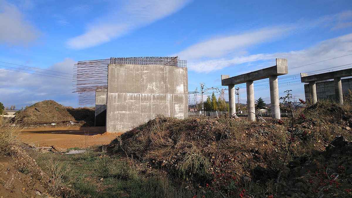 Los leonesistas lamentaron el retraso en las obras. | L.N.C.