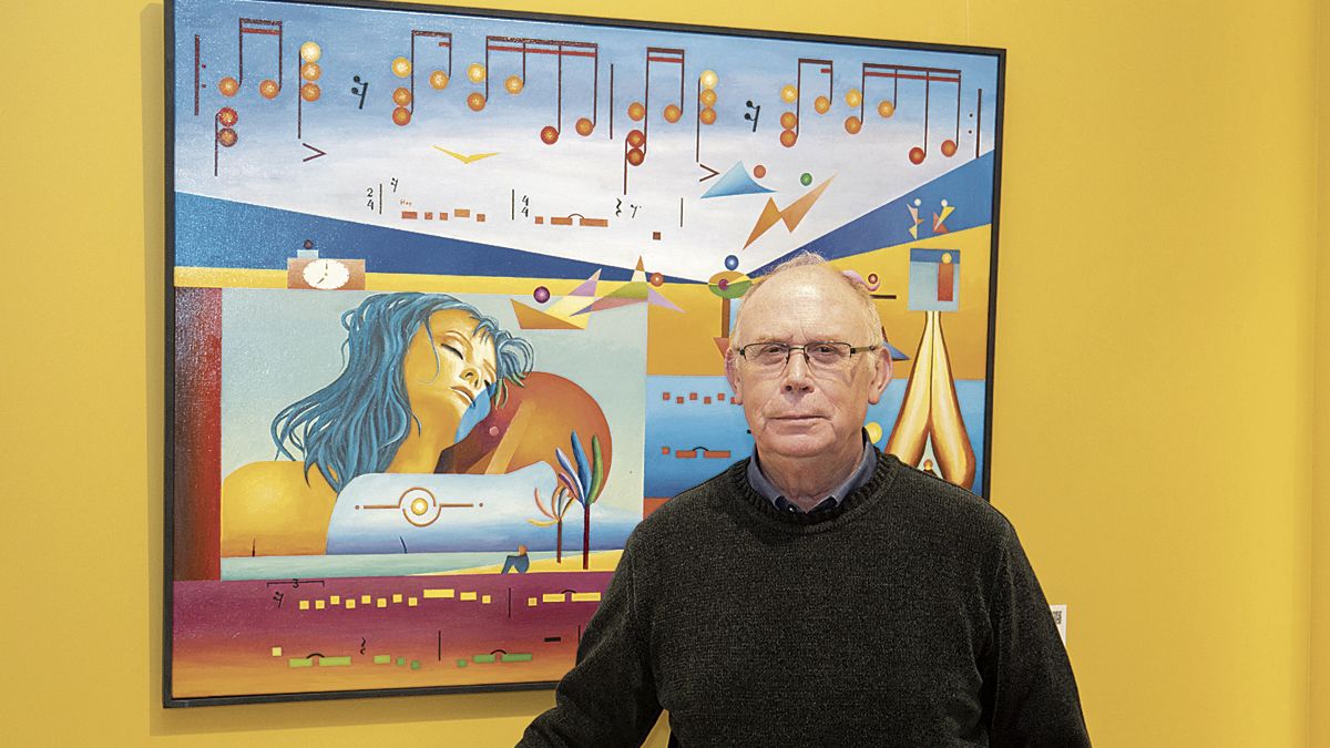 El pintor aragonés Joaquín Ferrer Guallar ante una de sus obras en Sharon Art. | VICENTE GARCÍA El pintor aragonés Joaquín Ferrer Guallar ante una de sus obras en Sharon Art. | VICENTE GARCÍA