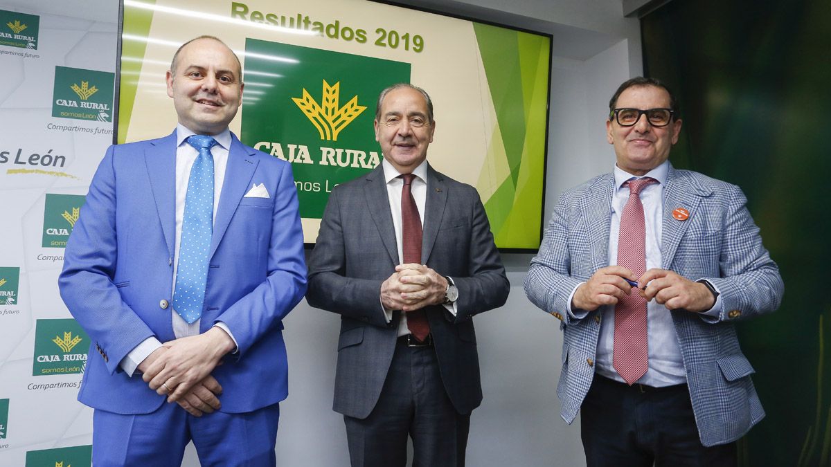 Alejandro Hidalgo, Cipriano García y Narciso Prieto, durante la presentación de los resultados de Caja Rural. | ICAL