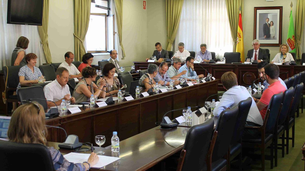 15-julio-2015-reunion-consejo-de-gobierno-ule-01.jpg