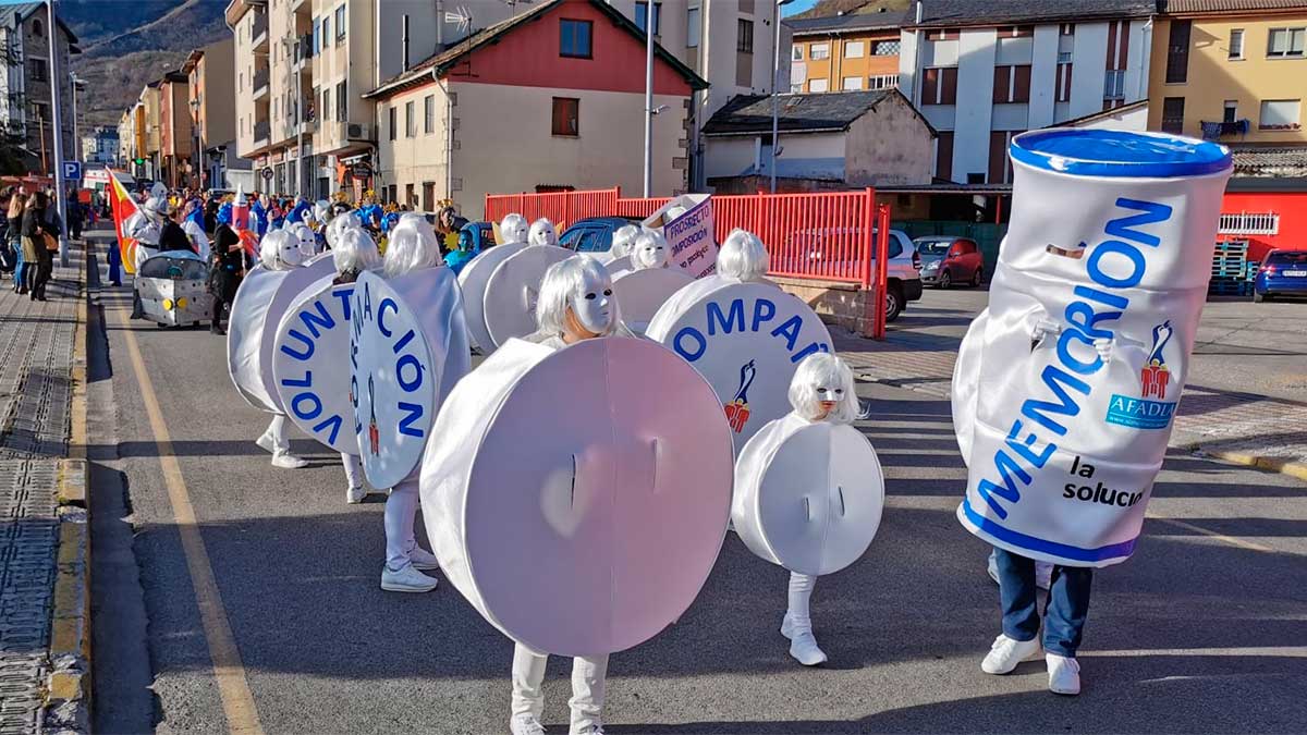 Un momento del desfile celebrado en Villablino este sábado. | L.N.C.