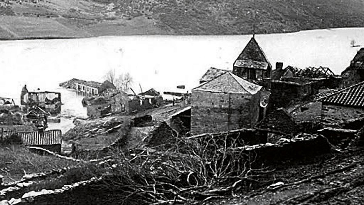 Oliegos emerge de alguna manera de las aguas del pantano para instalarse en la memoria de sus gentes.