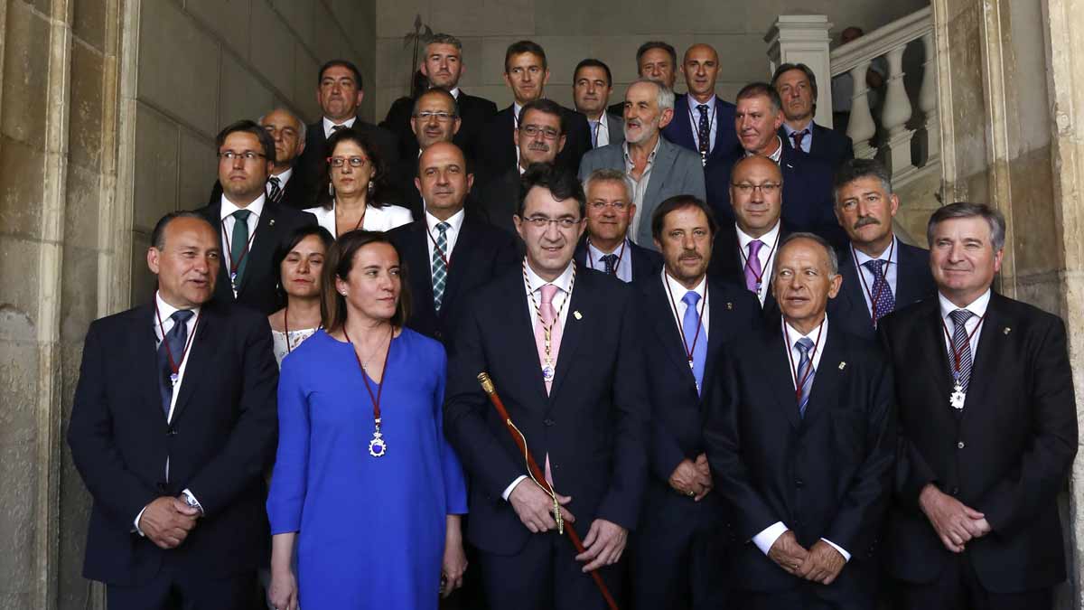 Veinticinco diputados integran la Corporación provincial: 13 del PP, 8 del PSOE y 1 de Ciudadanos, En Común, UPL y Coalición del Bierzo. | ICAL