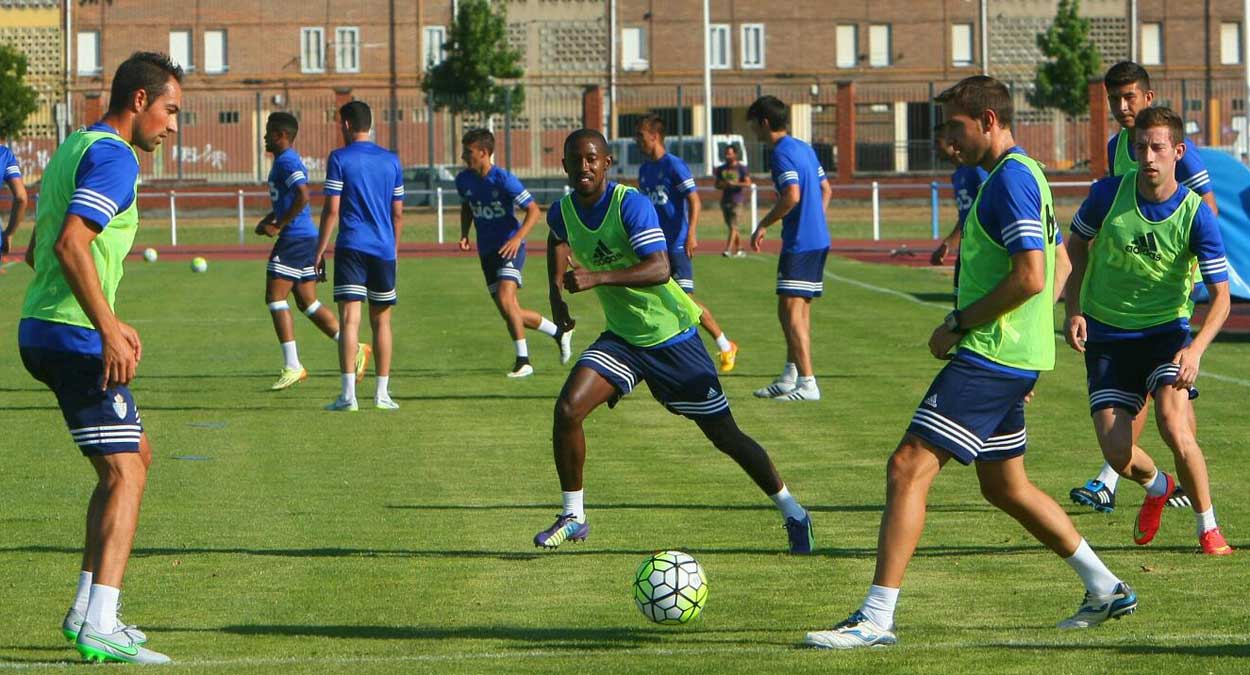 Primer entrenamiento de la temporada 2015/16 de la Ponferradina. | César Sánchez Primer entrenamiento de la temporada 2015/16 de la Ponferradina. | César Sánchez