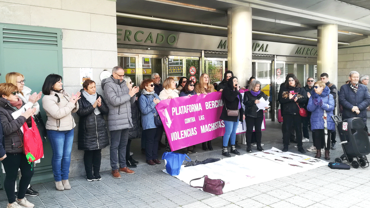 La concentración ´Sabados sin sol', de este mes de febrero en Ponferrada. | D.M.