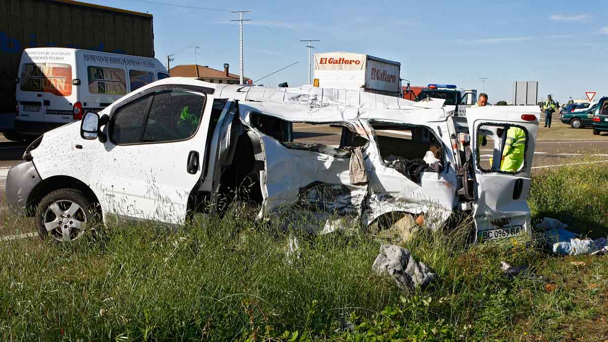 Imagen de archivo de un accidente de tráfico en la N-120, a la altura de Villadangos del Páramo. | ICAL