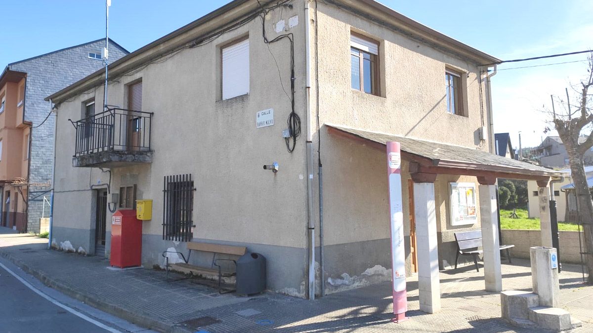 Las obras en el edificio comenzaron esta misma semana. | Ayto.Cubillos. Las obras en el edificio comenzaron esta misma semana. | Ayto.Cubillos.