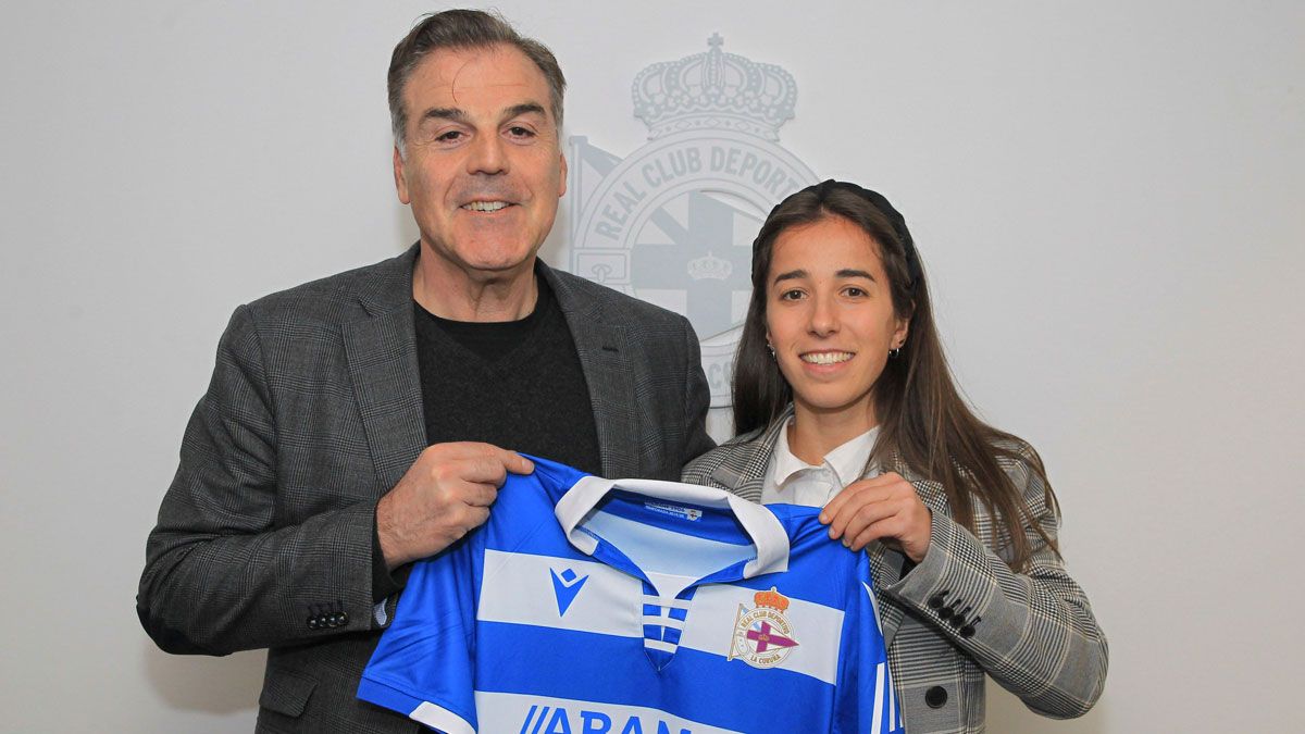 Cris Martínez firmó su contrato hasta 2022 con el Deportivo Abanca.  | RC DEPORTIVO