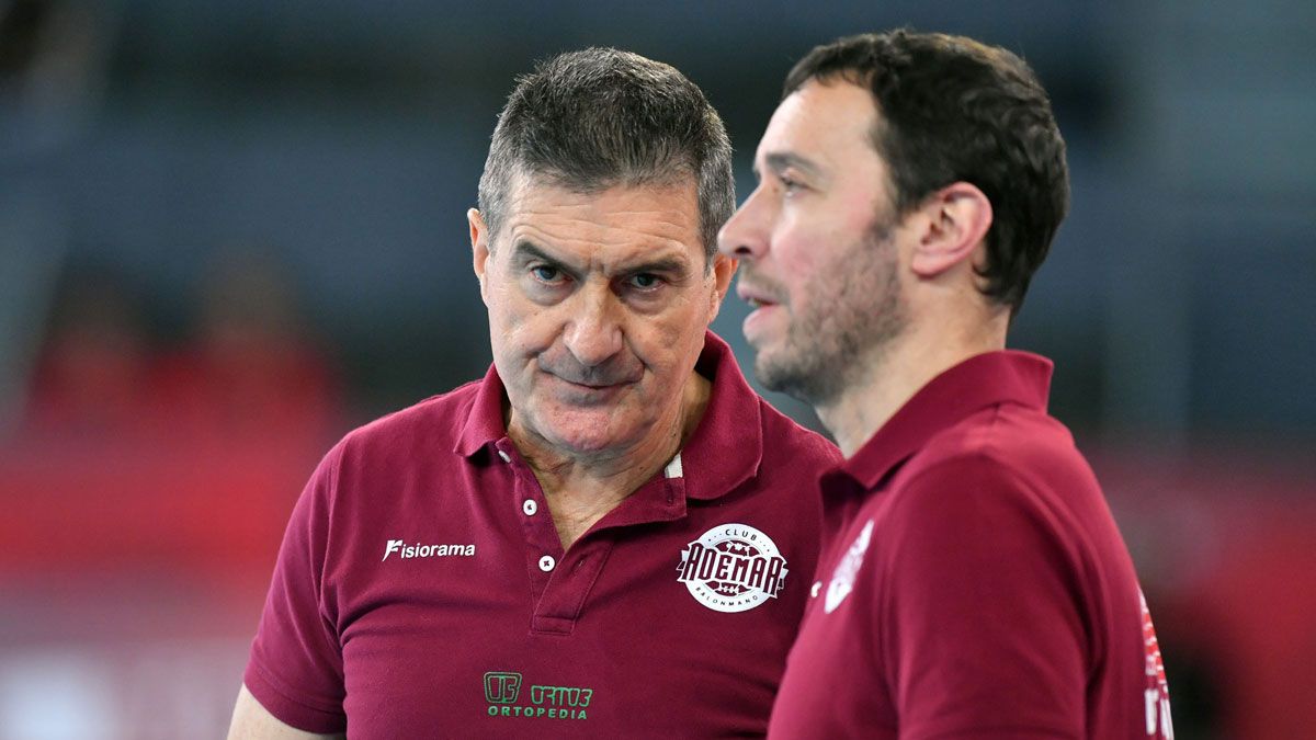 Manolo Cadenas, junto a Diego Dorado, debe tomar aún decisiones. | A. BERMEJO Manolo Cadenas, junto a Diego Dorado, debe tomar aún decisiones. | A. BERMEJO