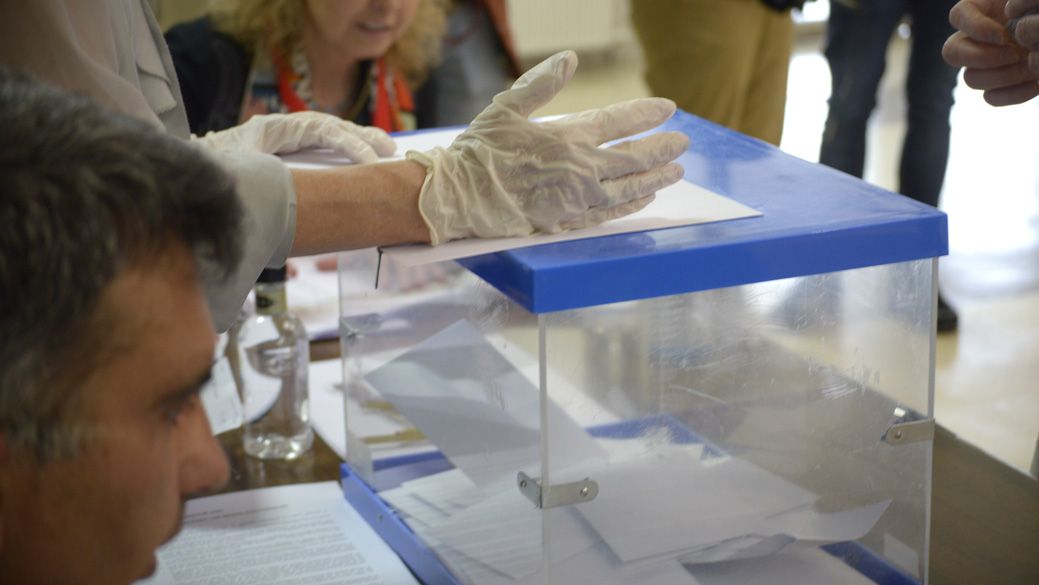 Medidas de precaución durante la jornada electoral en la ULE. | MAURICIO PEÑA