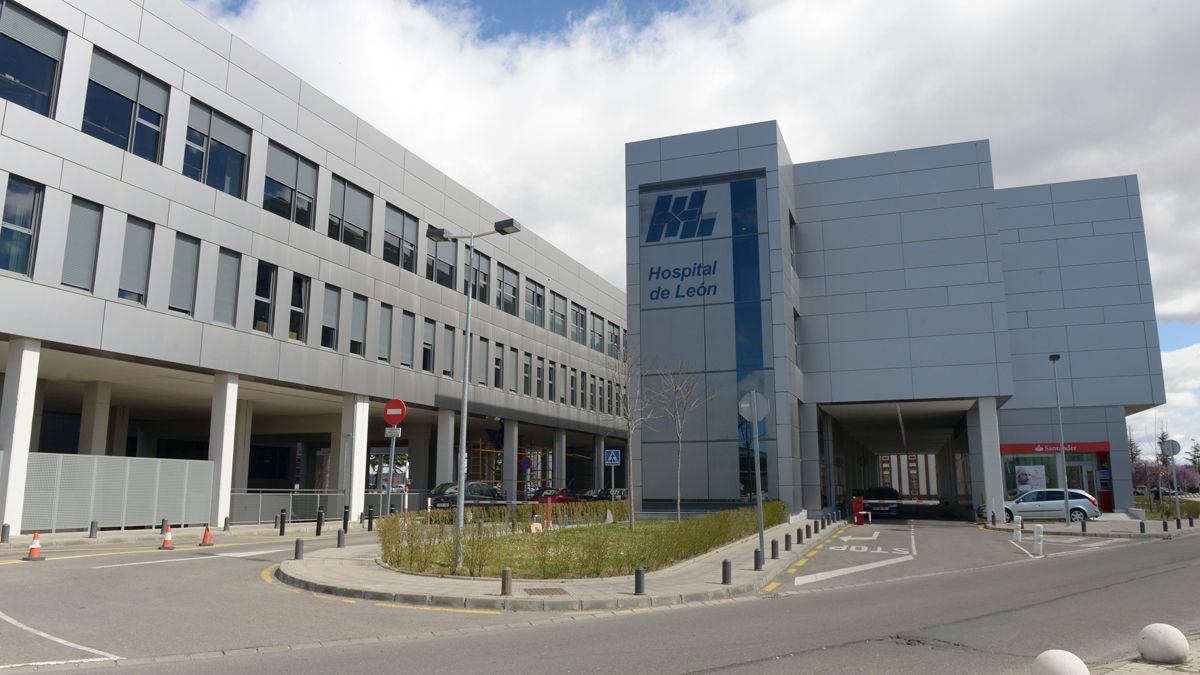 Cinco de los diez casos detectados en León están ingresados en el Hospital. | MAURICIO PEÑA
