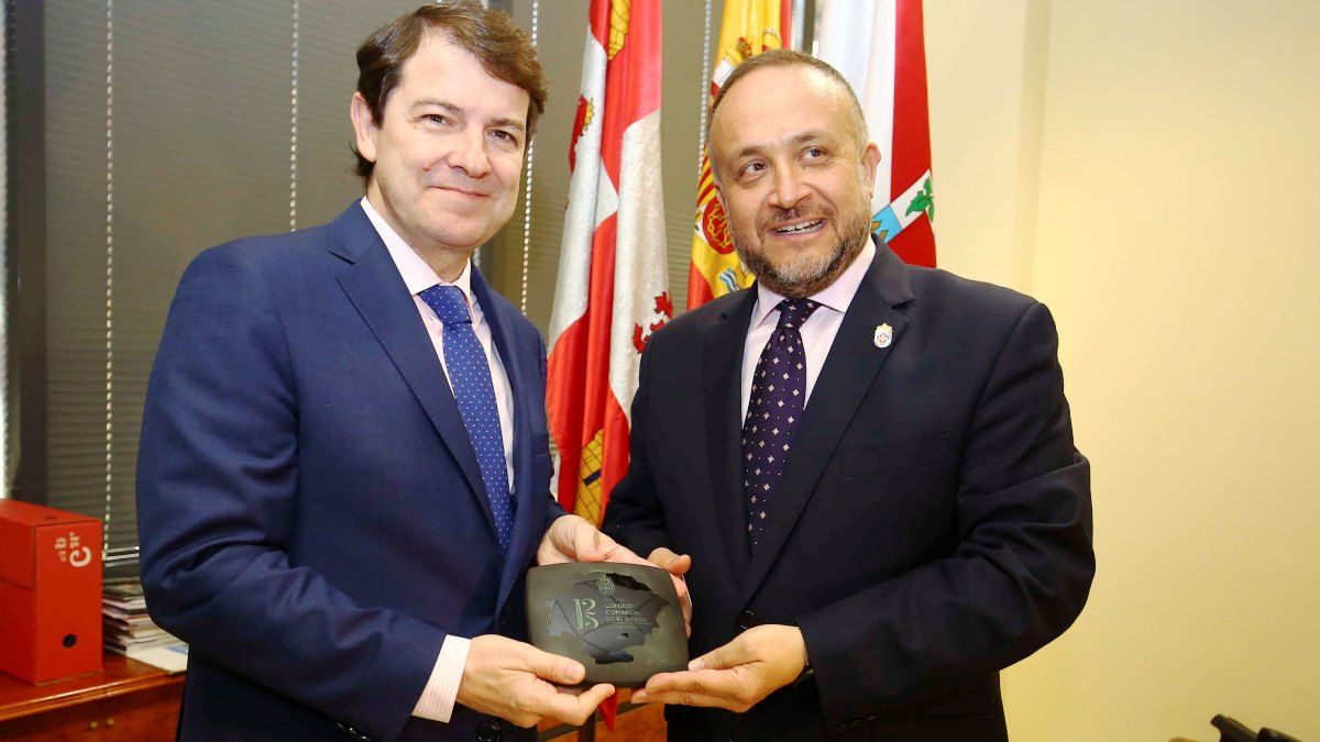 El presidente de la Junta y el presidente del Consejo Comarcal, el pasado mes de febrero. | Ical El presidente de la Junta y el presidente del Consejo Comarcal, el pasado mes de febrero. | Ical