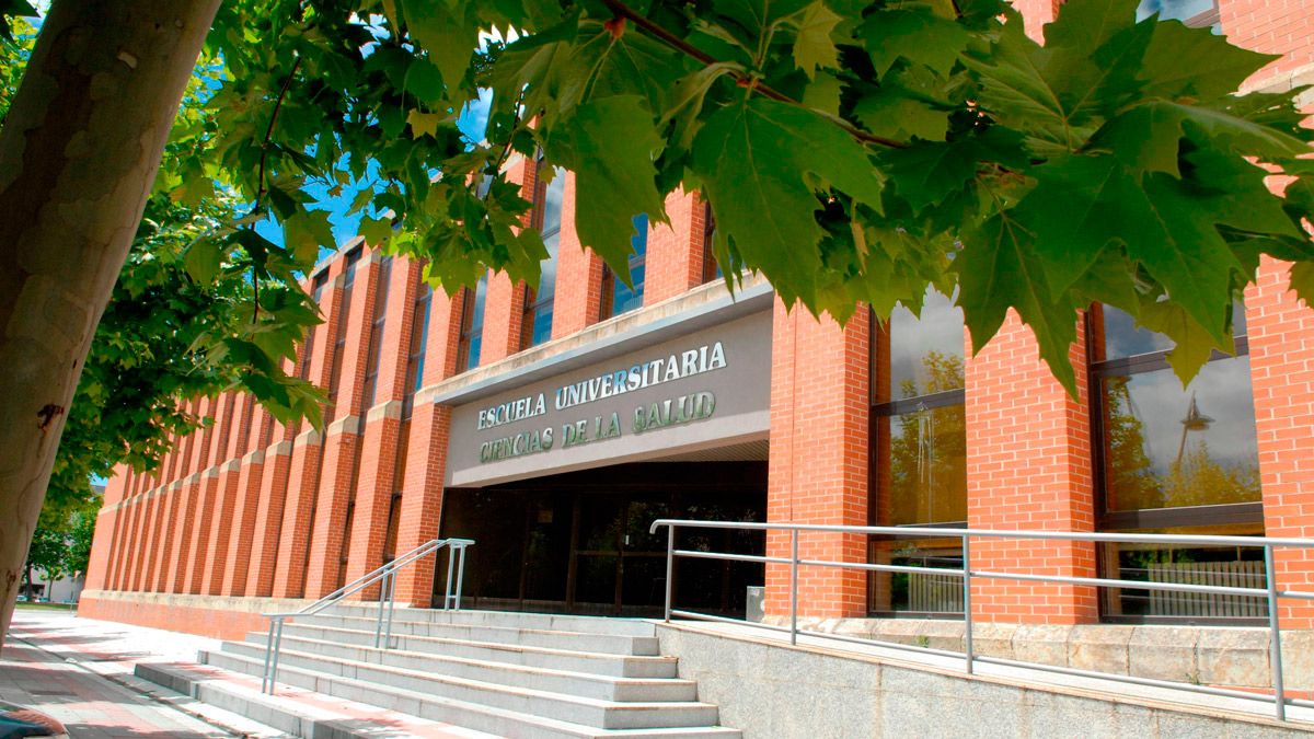 Facultad de Ciencias de la Salud del Campus de Vegazana. | L.N.C.