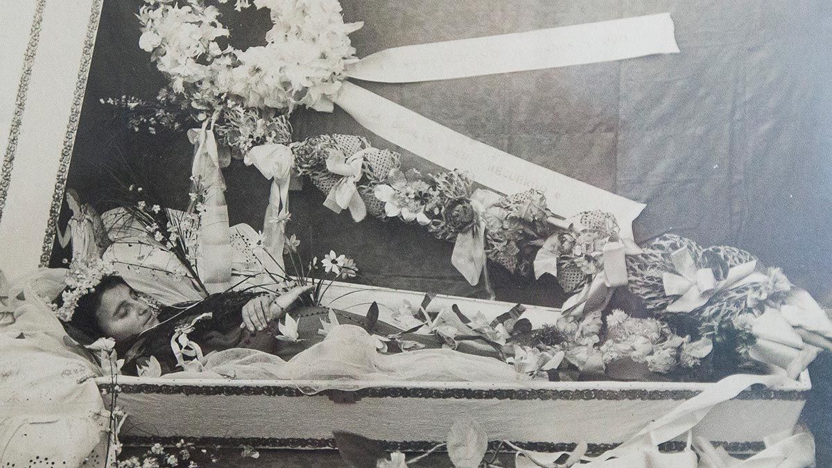 Hija del boticario de Valdecarros (Salamanca) que falleció en la epidemia de 1918. | ICAL