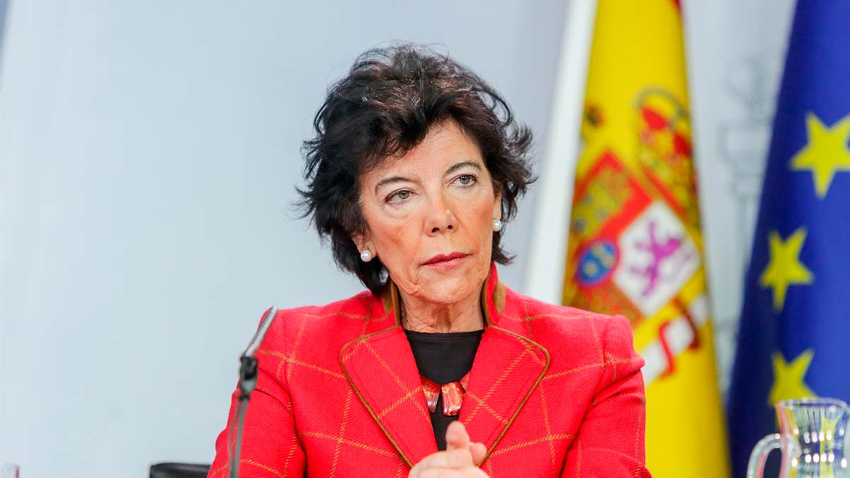 La ministra de Educación y Formación Profesional, Isabel Celaá, en enero durante una comparecencia en Moncloa. | EP