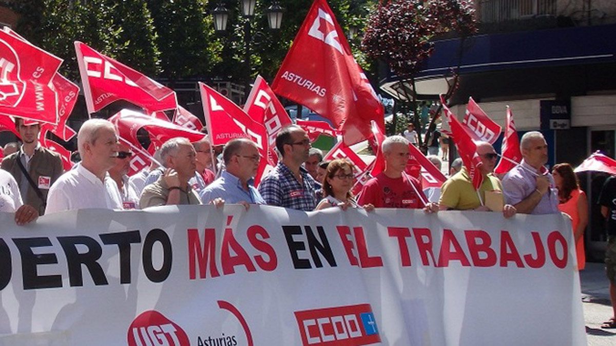 Un momento de la concentración celebrada este lunes en Oviedo. | CCOO