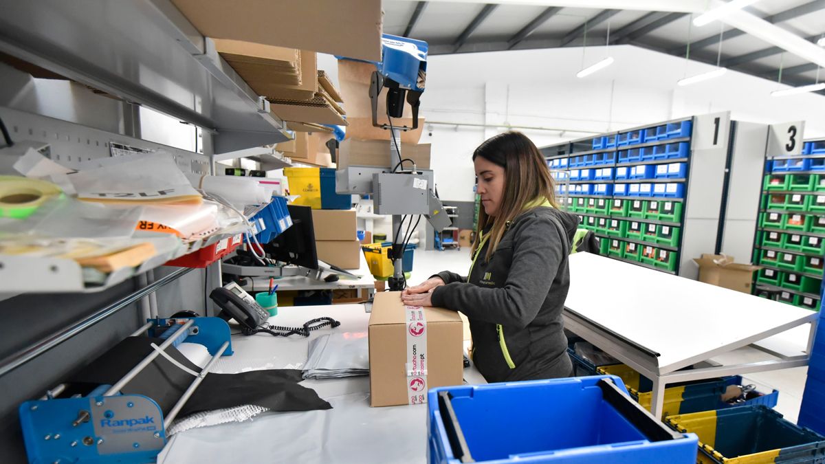 Son pocas las empresas que como Web Cartucho han incrementado sus pedidos en los últimos días, sobre todo por el tipo de producto. | SAÚL ARÉN Son pocas las empresas que como Web Cartucho han incrementado sus pedidos en los últimos días, sobre todo por el tipo de producto. | SAÚL ARÉN