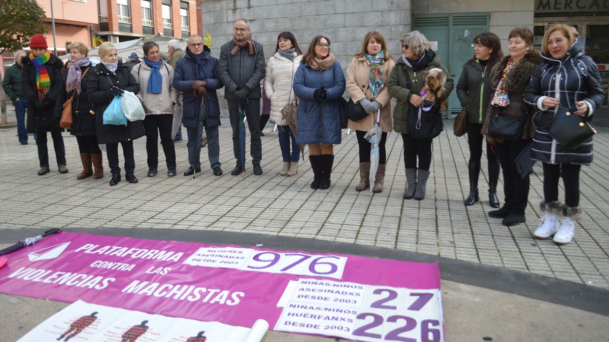 Una de los actos 'Sábados sin sol', contra la violencia machista en Ponferrada. | M.I.