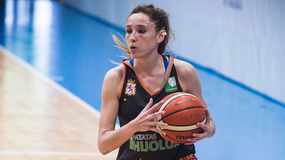 Paula Pérez, durante la pasada fase de ascenso con el Aros. | FEB