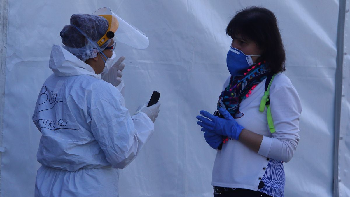 Sanitarios en el Hospital del Bierzo estos días. I C.S. (Ical)