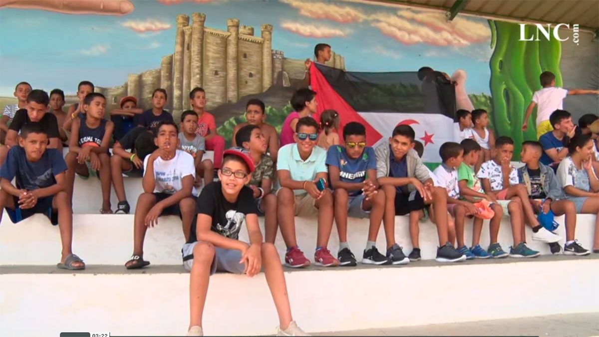Uno de los anteriores encuentros de 'Vacaciones en Paz' en las piscinas de Coyanza. | LAURA PASTORIZA Uno de los anteriores encuentros de 'Vacaciones en Paz' en las piscinas de Coyanza. | LAURA PASTORIZA