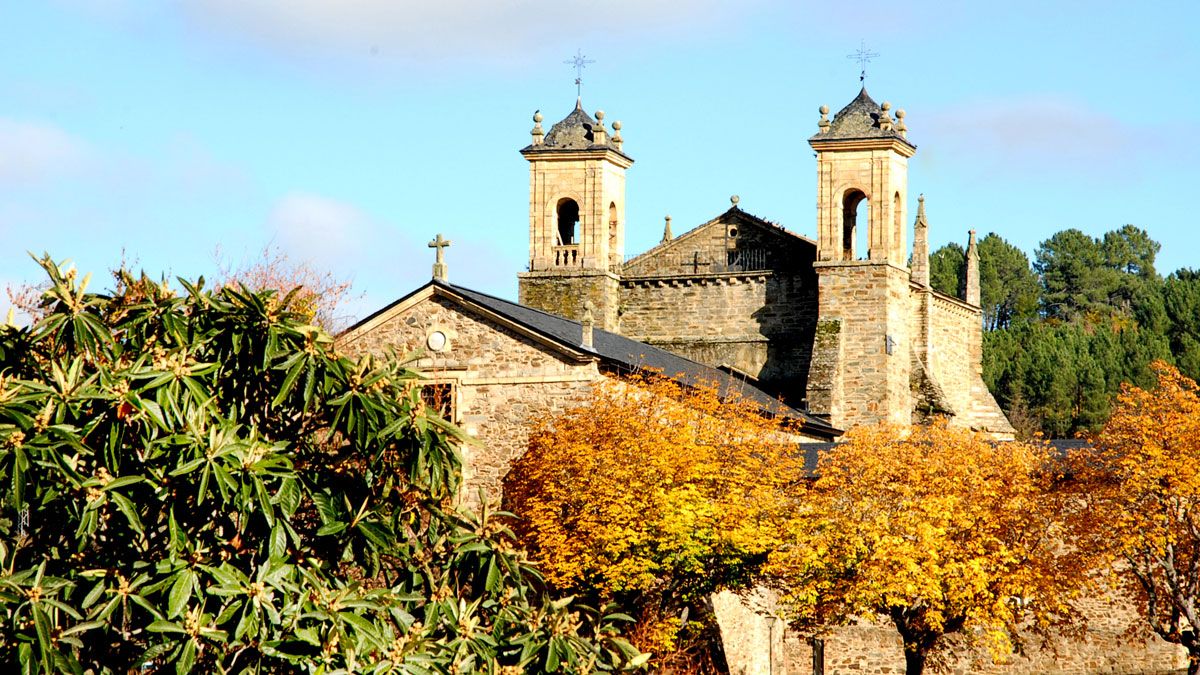 Villafranca siempre busca un amanecer con sol para dejar mimar su patrimonio. (Fotos realizadas por Cela).