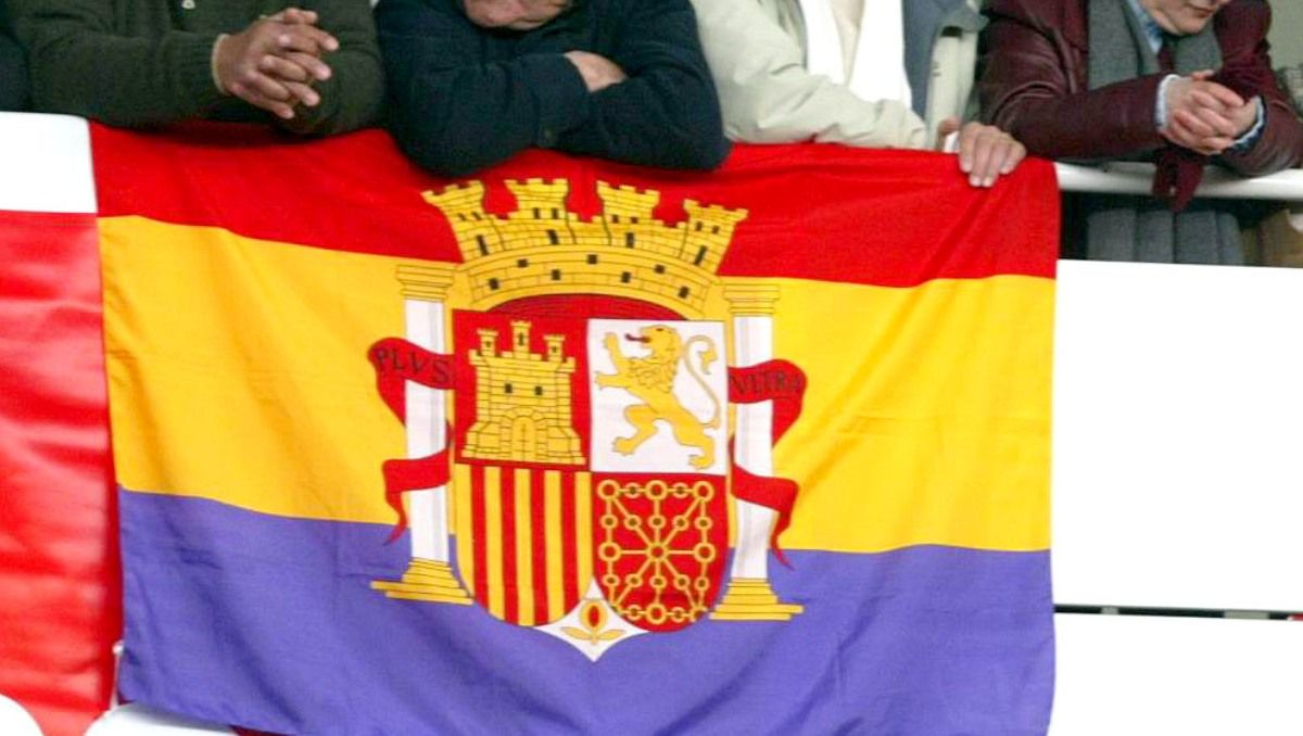 Bandera republicana en un balcón, en una imagen de archivo. | Ical