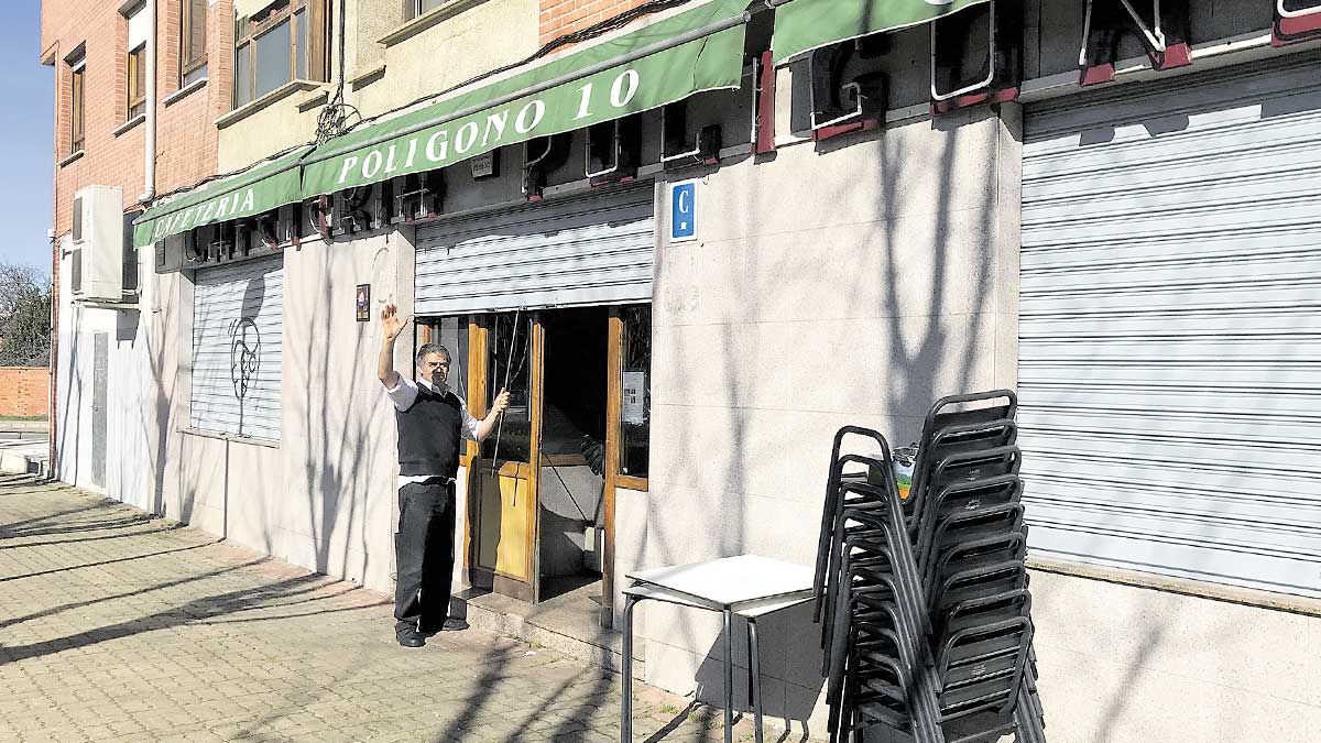 La hostelería es uno de los sectores más castigados por el cierre. :: saúl arén La hostelería es uno de los sectores más castigados por el cierre. :: saúl arén