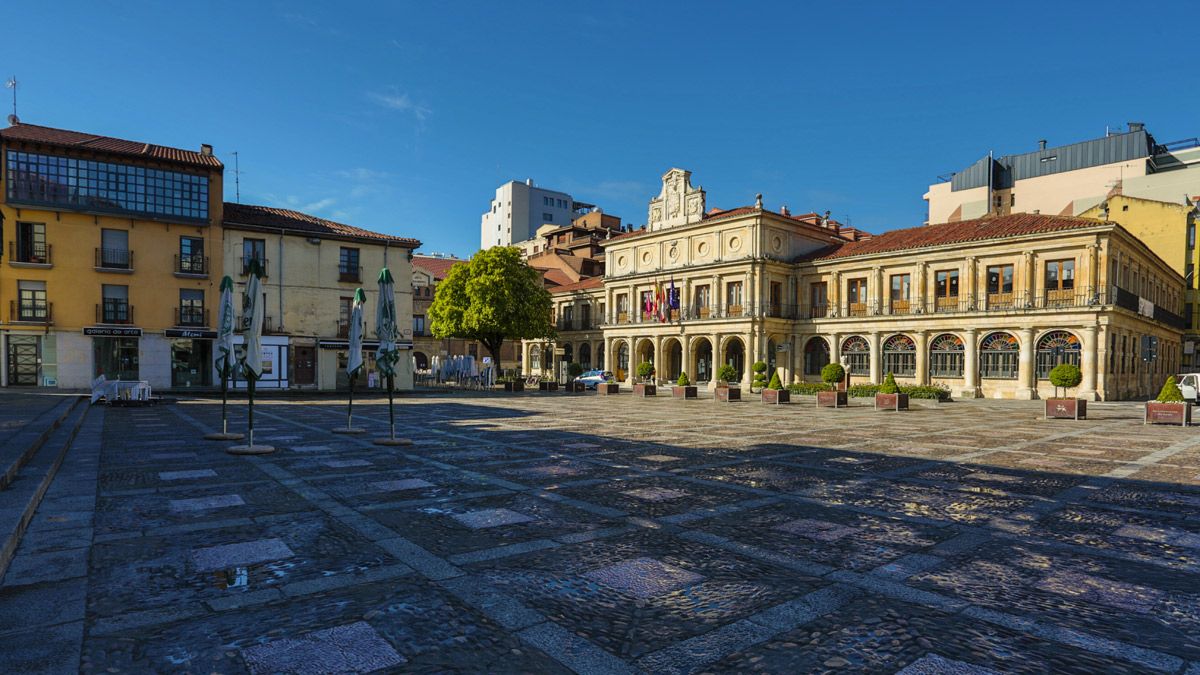 La plaza de San Marcelo este domingo por la mañana. |  ICAL