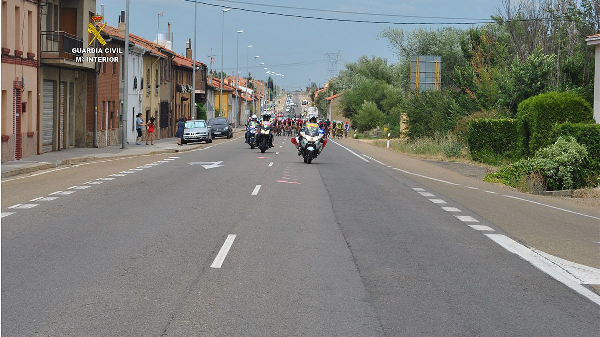 Imagen de los motociclistas de la Unidad de Movilidad y Seguridad Vial de Tráfico de la Guardia Civil. | LNC