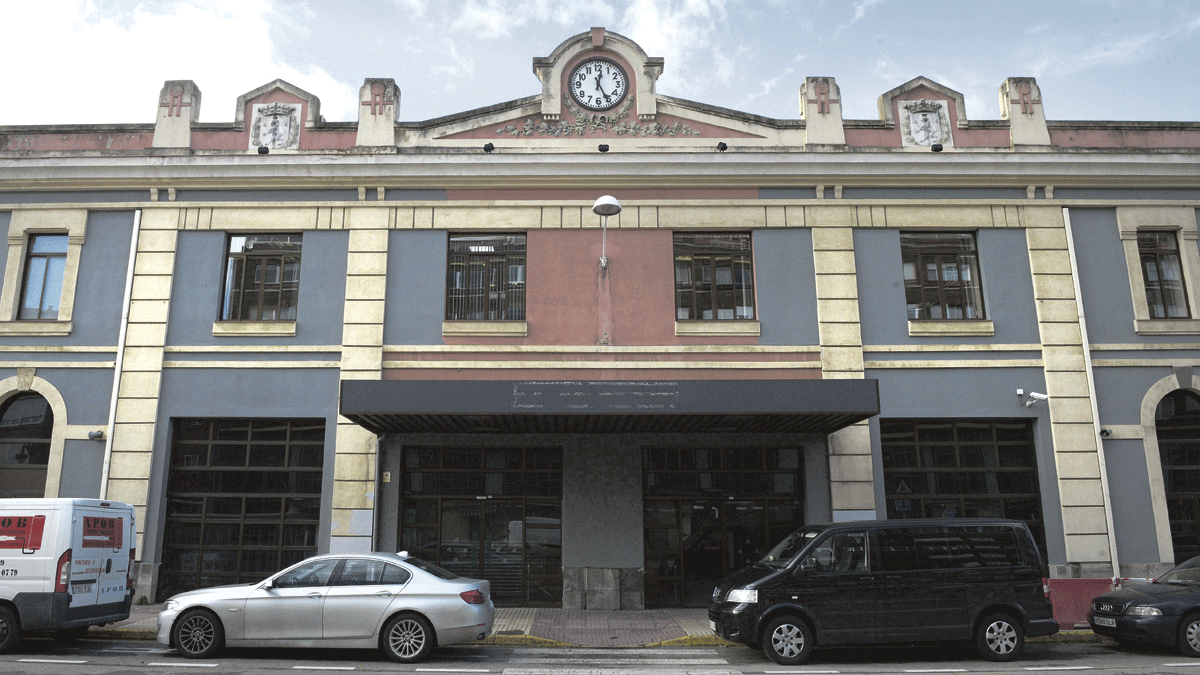La antigua Estación del Norte en la Avenida de Astorga. | MAURICIO PEÑA
