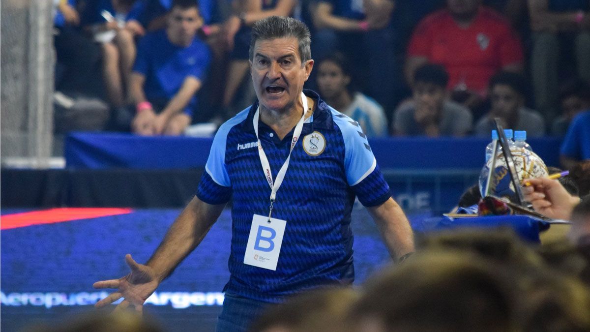 Cadenas, en un partido con la selección argentina. | CAH