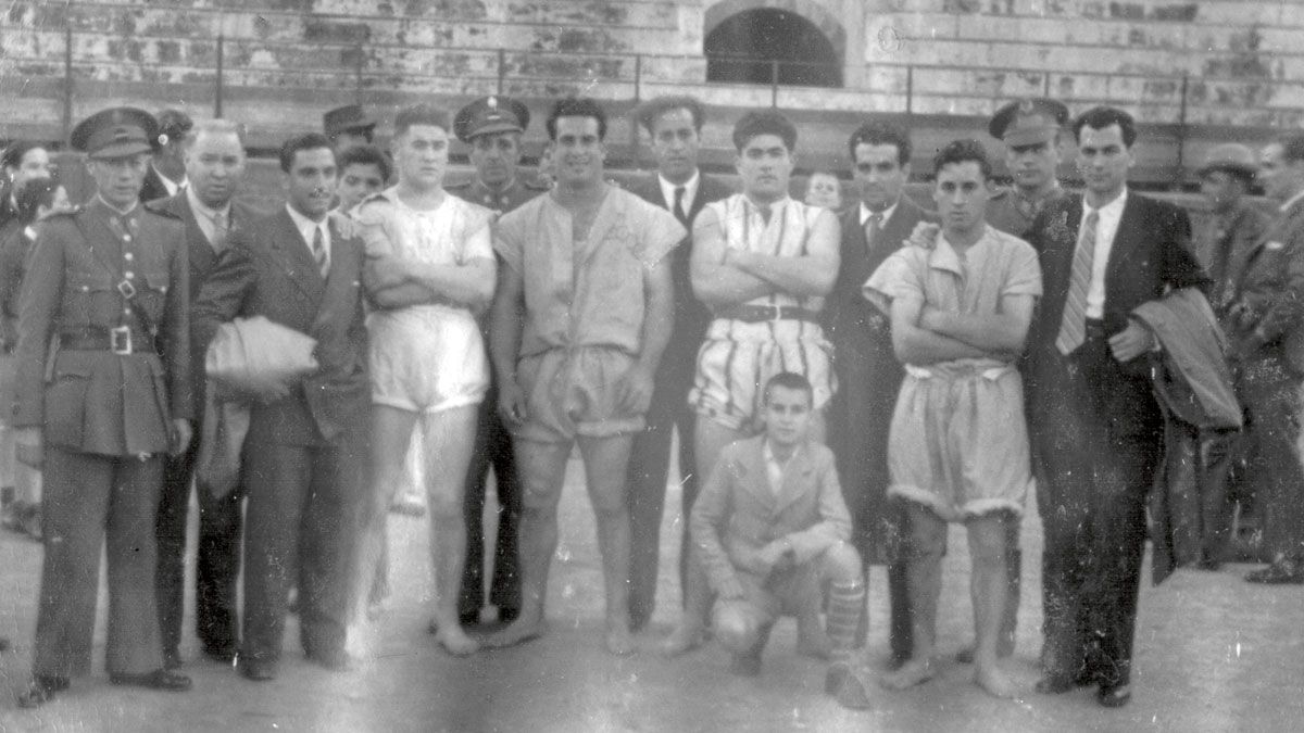 Los molineros de Carbajosa Emiliano y Elías junto a Tino El Mutilado y El Zazo de Barrio de Nuestra Señora en Canarias.