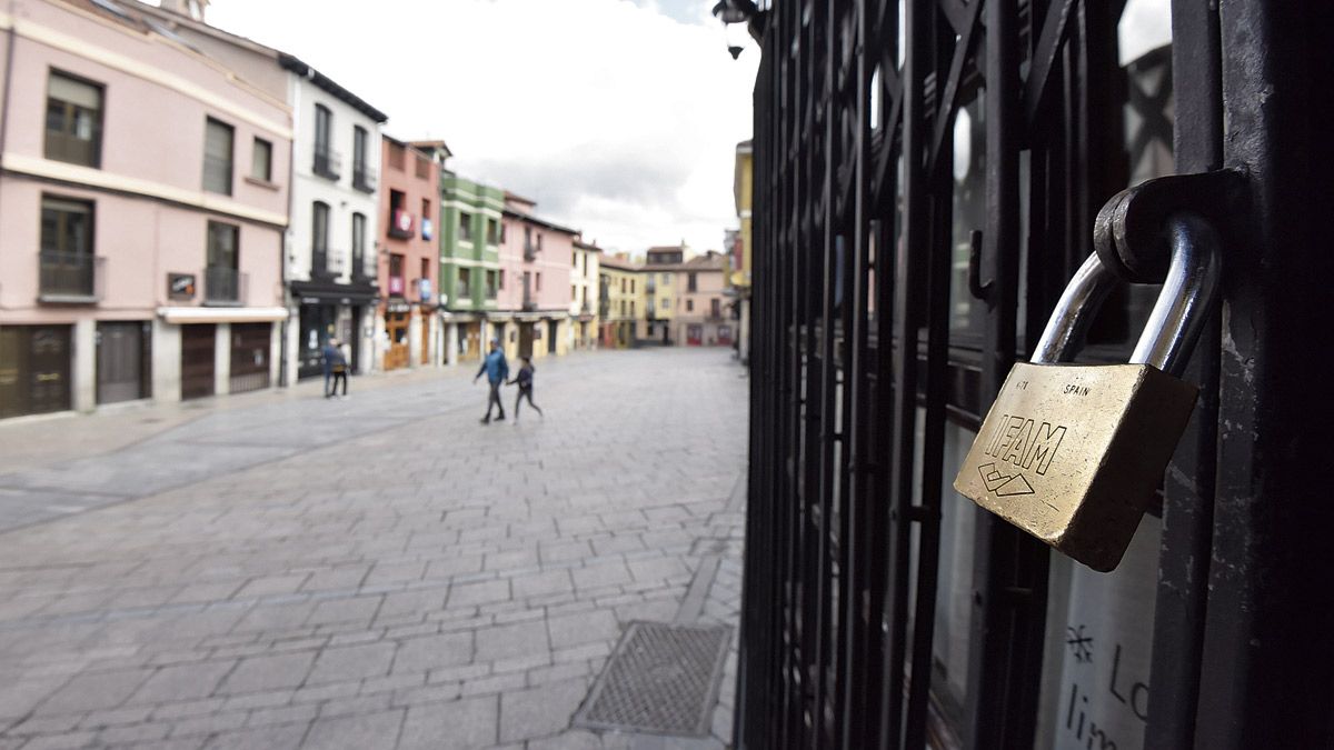 Sin saberlo, muchos bares de la capital leonesa podrían haber cerrado sus puertas definitivamente a mediados de marzo. | SAÚL ARÉN