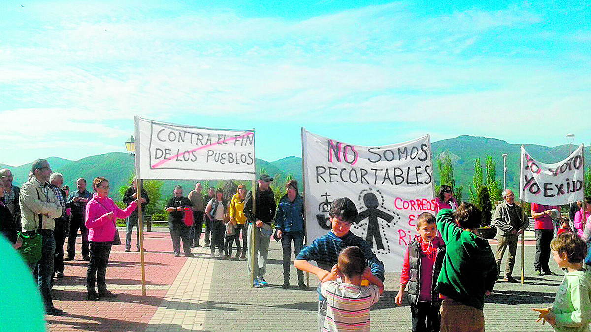 Imagen de archivo de una protesta anterior por las deficiencias del servicio. | L.N.C.