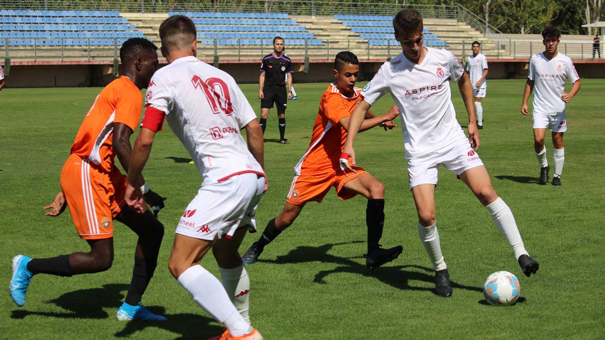 Un instante de un partido juvenil de la Cultural esta temporada. | CYDLEONESA