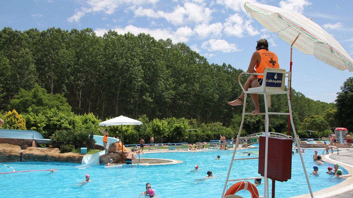 piscinas-municipales-valencia-de-don-juan-6319-1-1.jpg