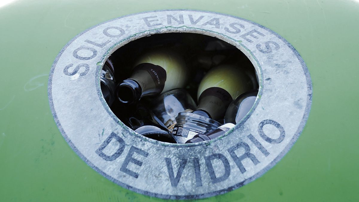 Un contenedor de reciclaje por cada 217 habitantes. | MAURICIO PEÑA Un contenedor de reciclaje por cada 217 habitantes. | MAURICIO PEÑA