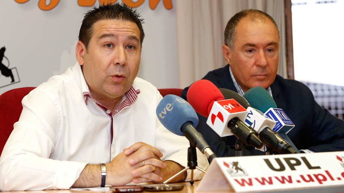 Luis Mariano Santos y Eduardo López Sendino durante la rueda de prensa de esta mañana. | ICAL