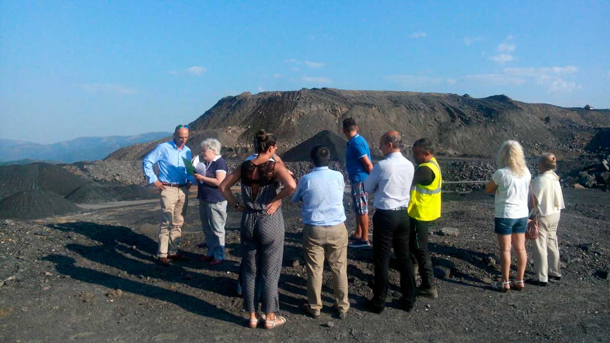 Los representantes políticos de Ciudadanos acudieron a visitar el cielo abierto de Fonfría para supervisar la restauración.