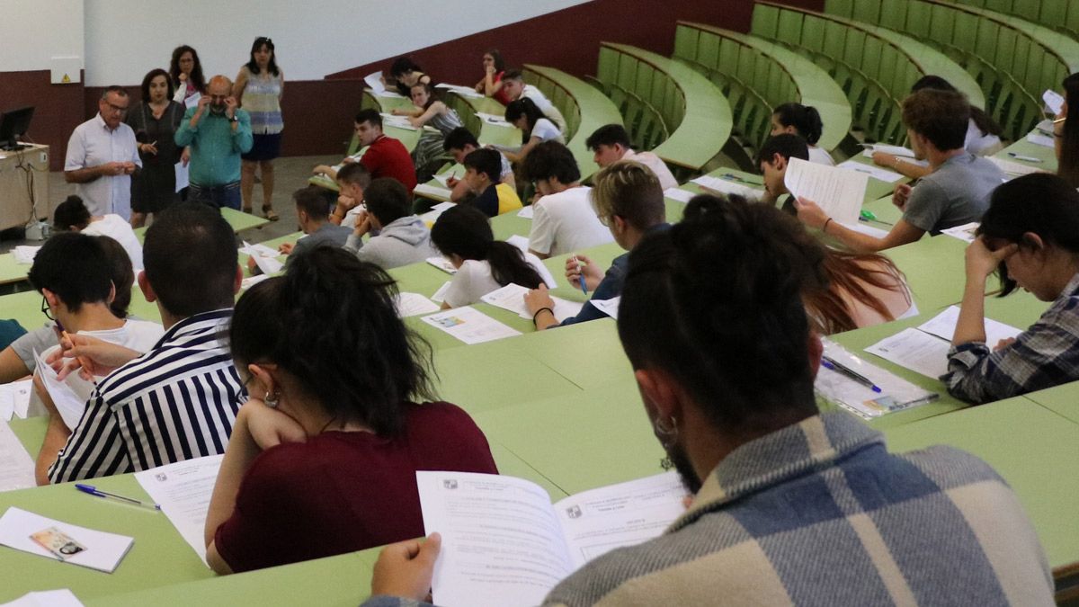 Imagen de archivo de unos exámenes en la Universidad de León. | L.N.C.