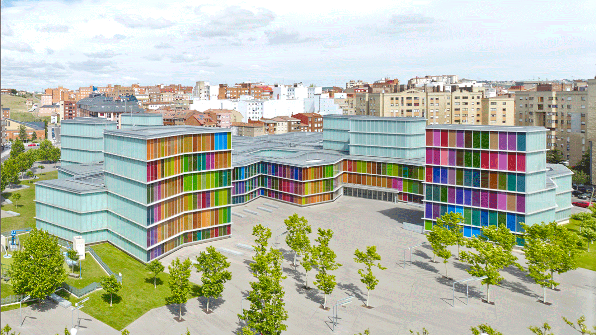 Vista aérea del edificio diseñado por los arquitectos Tuñón y Mansilla. | JORDI BERNARDÓ