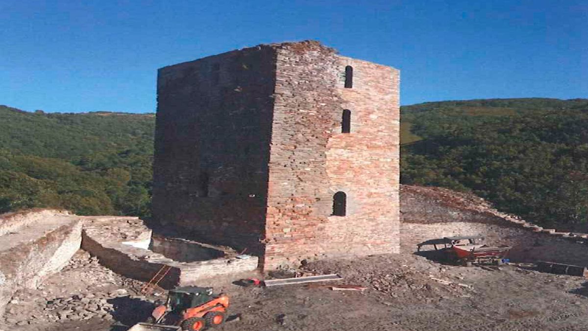 Imagen de la recuperación del aljibe en el Castillo de Balboa. Imagen de la recuperación del aljibe en el Castillo de Balboa.