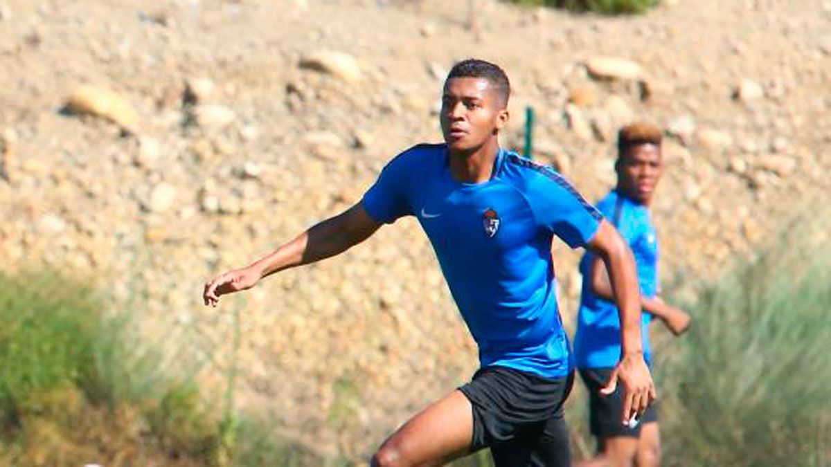 Bolaños, en un entreno con la Deportiva. | PONFERRADINA