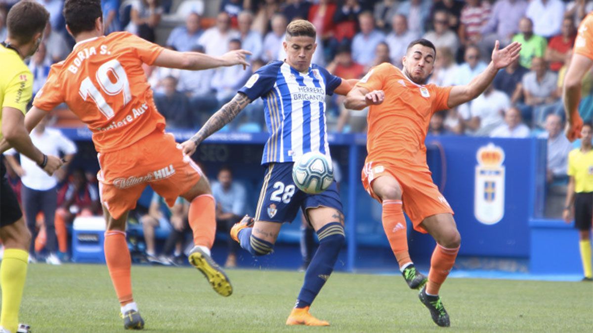 Un instante del partido de ida entre Oviedo y Ponferradina. | LA LIGA